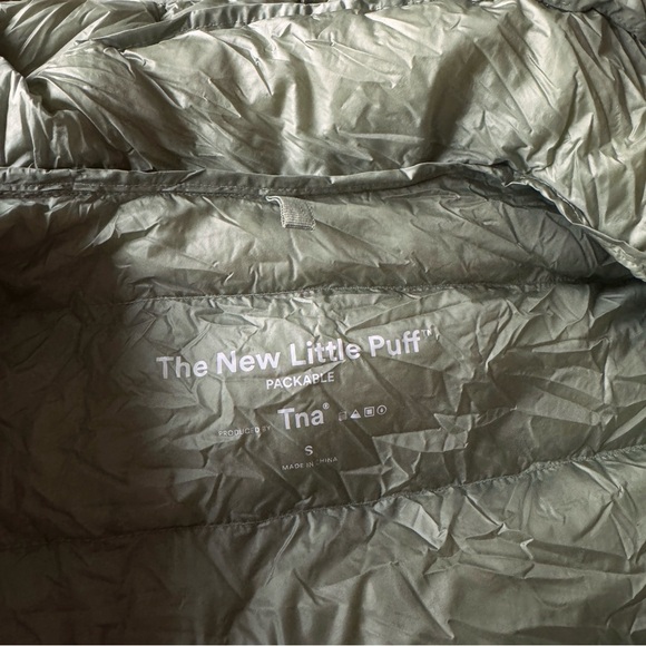 Aritzia - The Little Puff Long - Picture 5 of 7